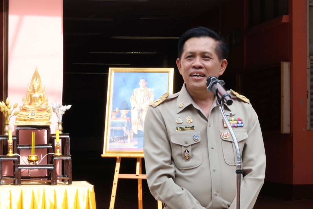 สพป.อุบลราชธานี เขต 1 เข้าแถวเคารพธงชาติ สวดมนต์ไหว้พระ และกล่าวคำปฏิญญาเขตสุจริต ประจำเดือนมิถุนายน 2569