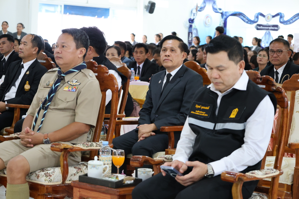 สพป.อุบลราชธานี เขต 1 ร่วมต้อนรับเเละรับฟังนโยบายการศึกษาสู่การปฏิบัติเพื่อยกระดับคุณภาพการศึกษาอย่างมีประสิทธิภาพ (All for Education) โดยรัฐมนตรีว่าการกระทรวงศึกษาธิการ 