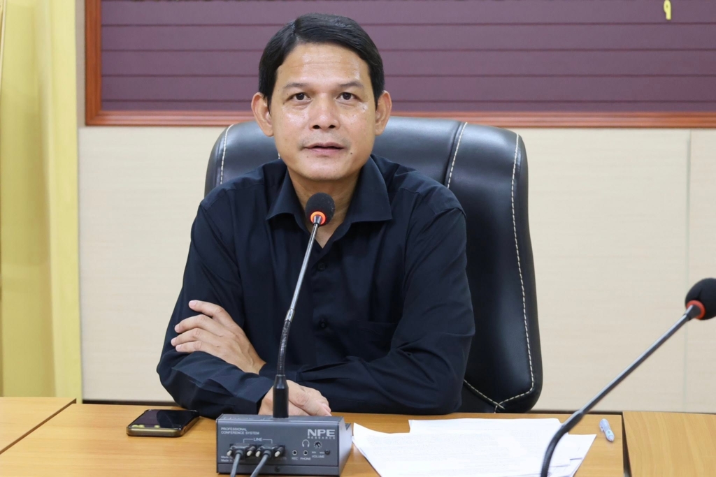 สพป.อุบลราชธานี เขต 1 จัดการประชุมคณะกรรมการดำเนินการจัดพิธีรับพระราชทานเครื่องราชอิสริยาภรณ์ ชั้นต่ำกว่าสายสะพายและเหรียญจักรพรรดิมาลา ประจำปี 2568 เบื้องหน้าพระบรมฉายาลักษณ์พระบาทสมเด็จพระเจ้าอยู่หัว