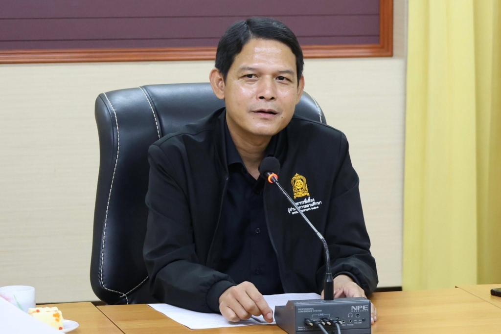 สพป.อุบลราชธานี เขต 1 จัดการประชุมคณะกรรมการดำเนินการจัดพิธีรับพระราชทานเครื่องราชอิสริยาภรณ์ ชั้นสายสะพาย ประจำปี 2568 เบื้องหน้าพระบรมฉายาลักษณ์พระบาทสมเด็จพระเจ้าอยู่หัว