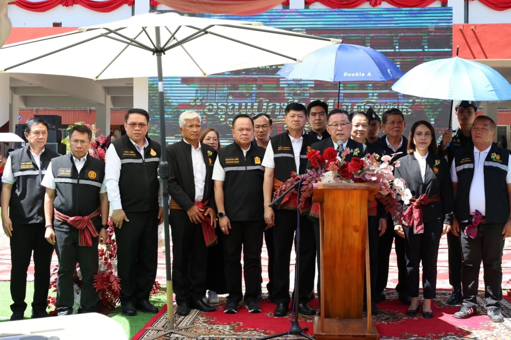สพป.อุบลราชธานี เขต 1 ลงพื้นที่จังหวัดศรีสะเกษ ร่วมกับคณะผู้บริหารกระทรวงศึกษาธิการ โดยการนำของ นายประเสริฐ จันทรวงทอง รัฐมนตรีว่าการกระทรวงศึกษาธิการ เพื่อขับเคลื่อน 5 นโยบายหลัก ยกระดับการศึกษา ลดความเหลื่อมล้ำสู่ทุกโรงเรียน
