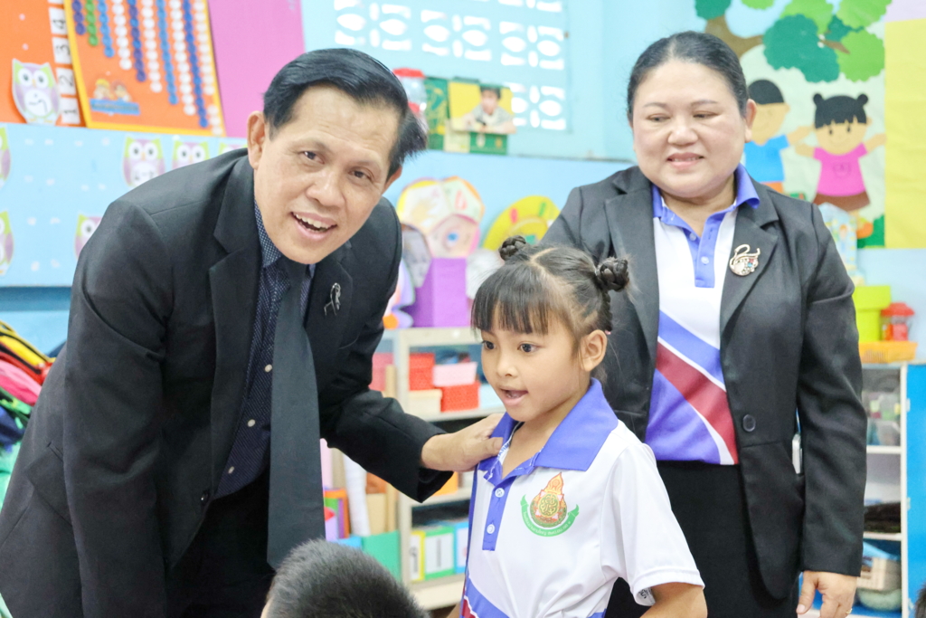 ผอ.สพป.อุบลราชธานี เขต 1 ลงพื้นที่ตรวจเยี่ยมโรงเรียนในสังกัด
