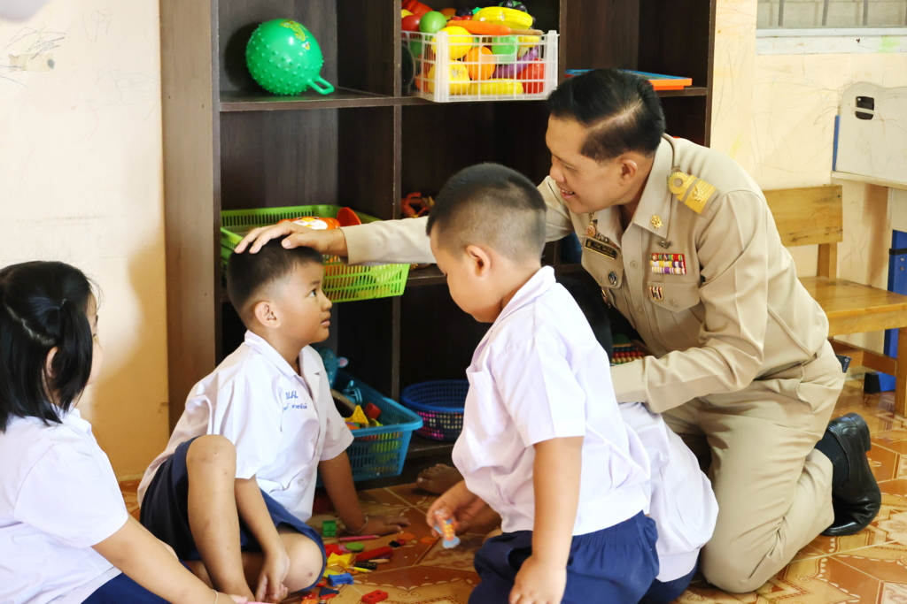 ผอ.สพป.อุบลราชธานี เขต 1 ลงพื้นที่ตรวจเยี่ยมโรงเรียนในสังกัด
